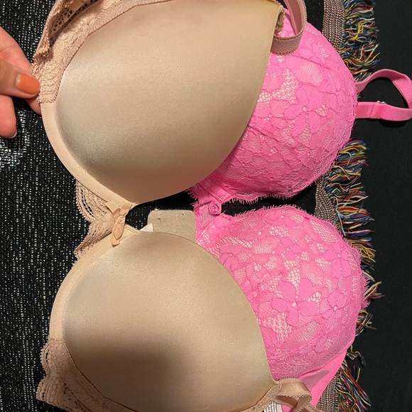 2 Victoria’s Secret Push Up Bras - Picture 1 of 2